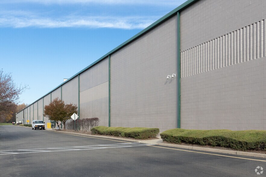 More Photos Of 200 Ludlow Dr, Ewing Warehouse For Lease