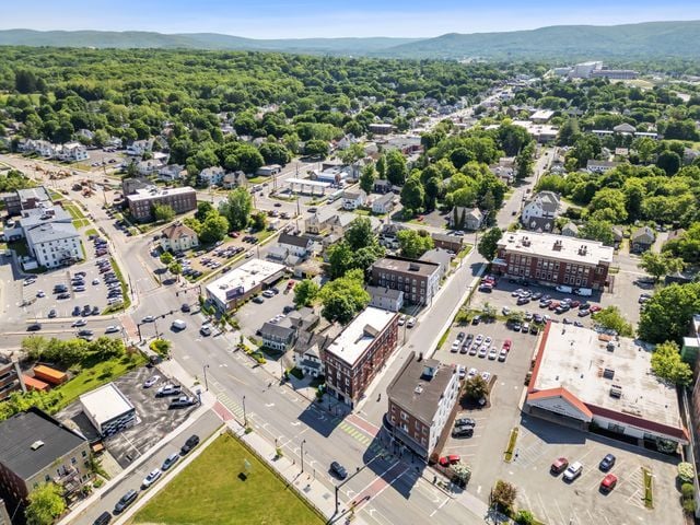 More Photos Of 3 Orchard St, Pittsfield Apartments For Lease