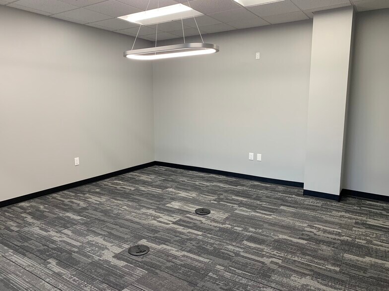 More Photos Of 2300 Camp Creek Pky, College Park Office For Lease