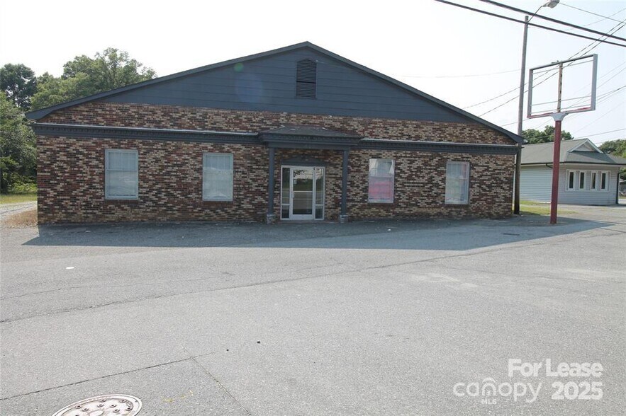 Primary Photo Of 907 Bessemer City Rd, Gastonia Light Manufacturing For Sale