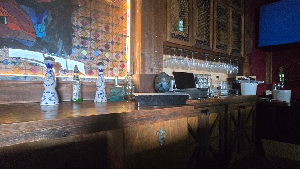 More Photos Of 4021 Acton Hwy, Granbury General Retail For Lease