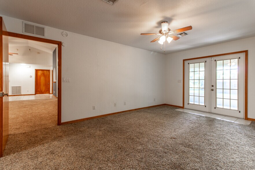 More Photos Of 3255 SE 3rd Ave, Ocala Office Residential For Sale