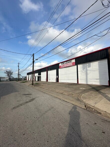 Primary Photo Of 521 N Bryan St, Houston Manufacturing For Lease