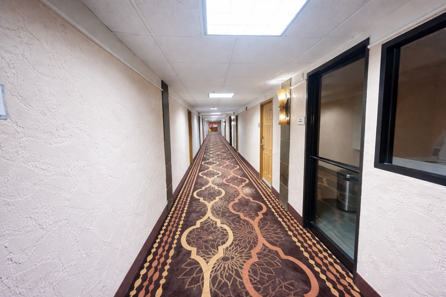 More Photos Of 560 Silverthorne Ln, Silverthorne Hotel For Sale