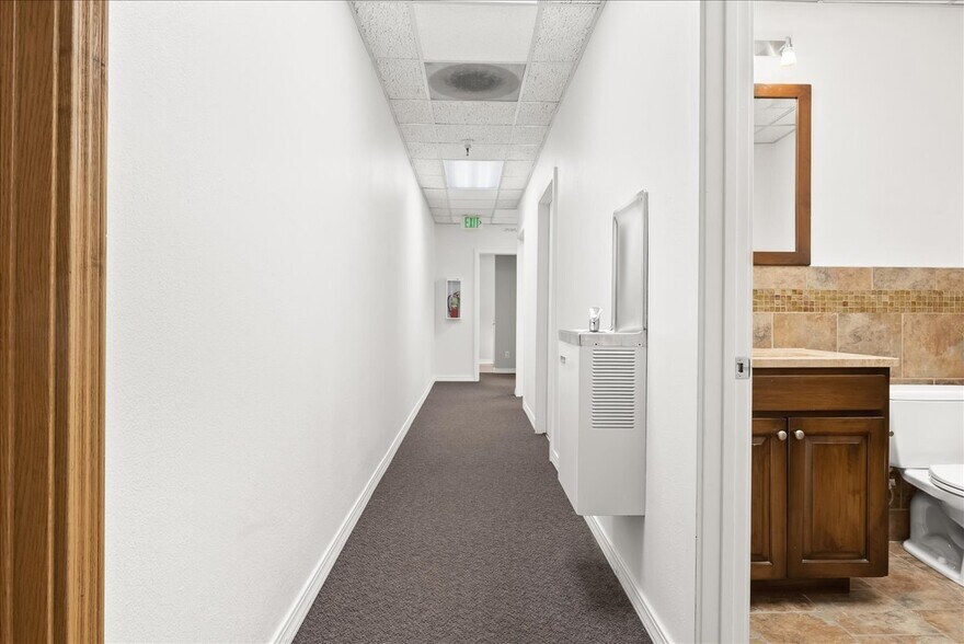 More Photos Of 2052 Prospector Ave, Park City Storefront Retail Office For Lease