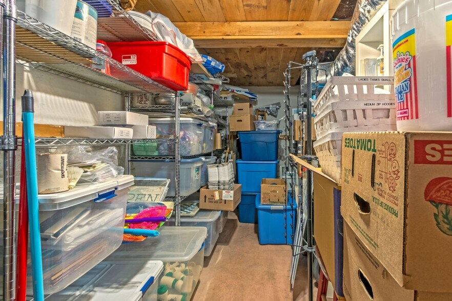 More Photos Of 35 Nehantic Dr, Niantic Storefront Retail Residential For Sale