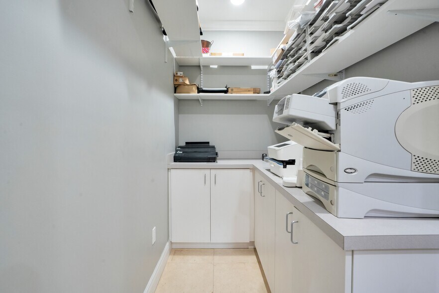 More Photos Of 1017 E South St, Orlando Office Residential For Sale