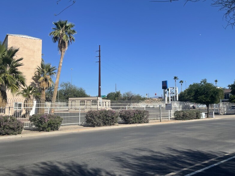 More Photos Of 4933 S Outlet Center Dr, Tucson Specialty For Sale