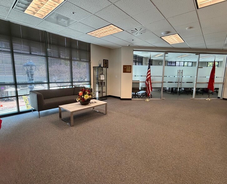 More Photos Of 1370 India St, San Diego Loft Creative Space For Lease