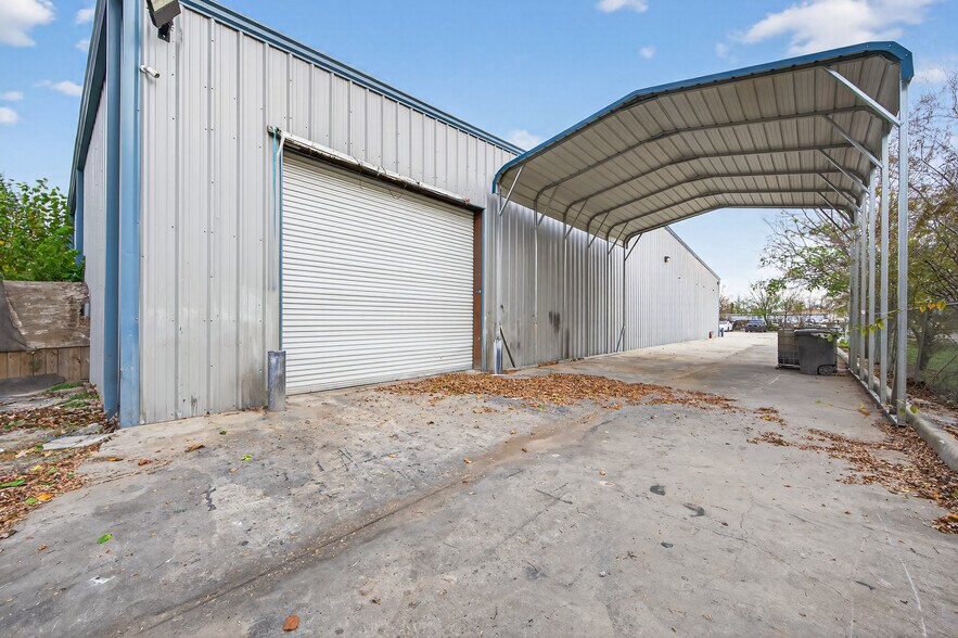 More Photos Of 10038 Grover Ln, Houston Warehouse For Sale