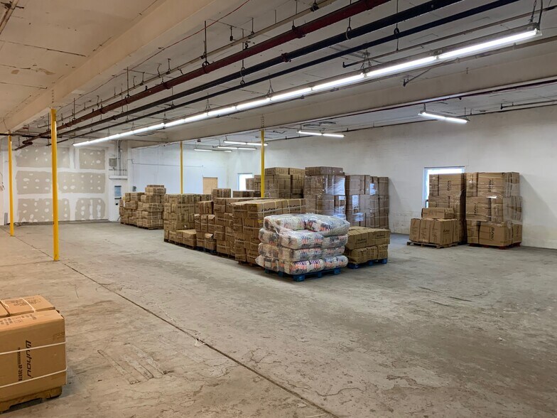 More Photos Of 60 Milbar Blvd, Farmingdale Warehouse For Lease