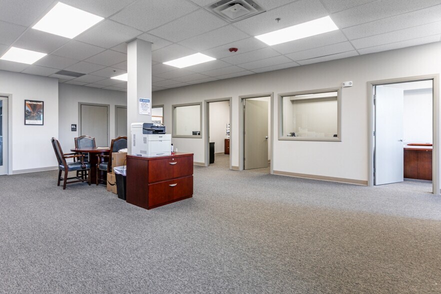 More Photos Of 4175 Forestdale Dr, Park City Loft Creative Space For Lease