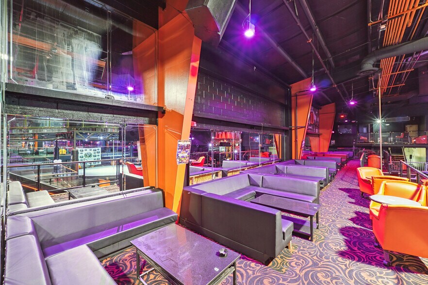 More Photos Of 4730 Frontage Rd, Forest Park Bar For Sale