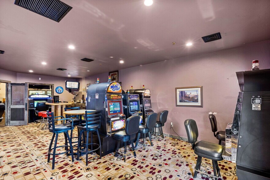 More Photos Of 5100-N Star Blvd, Great Falls Storefront Retail Office For Sale