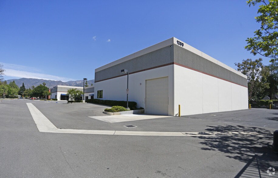 More Photos Of 1200 N Fair Oaks Ave, Pasadena Unknown For Lease