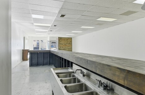 More Photos Of 6016 Maple St, Omaha Storefront For Sale