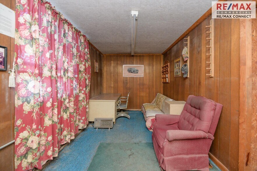 More Photos Of 7826 Warwick Blvd, Newport News General Retail For Sale