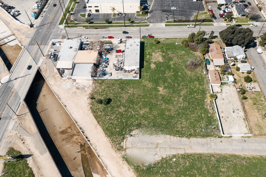 More Photos Of 471 S Allen St, San Bernardino Service For Sale