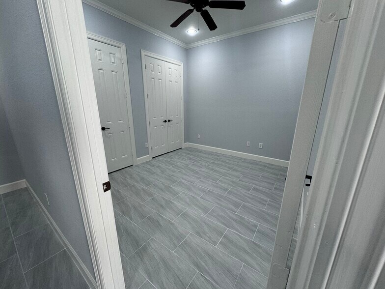 More Photos Of 1802 Snake River Rd, Katy Office For Sale