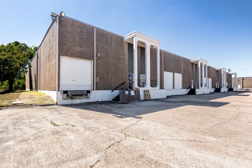 More Photos Of 6855 Wynnwood Ln, Houston Unknown For Lease
