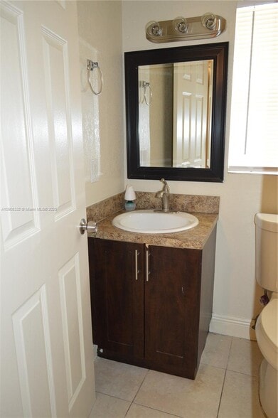 More Photos Of 1741 SW 40th Ter, Fort Lauderdale Apartments For Sale