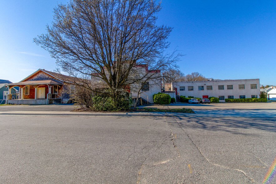 More Photos Of 620-626 Franklin Ave, Essex Warehouse For Sale