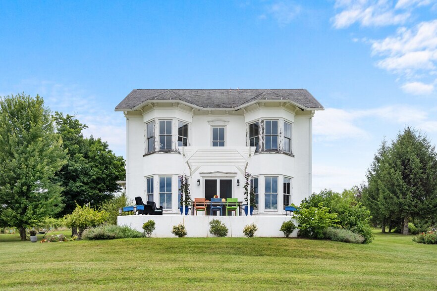 More Photos Of 9940 Middle Rd, Hammondsport Winery Vineyard For Sale