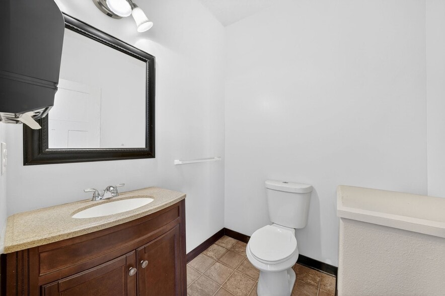 More Photos Of 3272 Stephens Ave, Ogden Self Storage For Sale