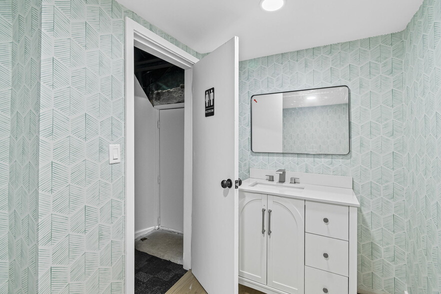 More Photos Of 2015 NW 50th St, Northmoor Religious Facility For Sale