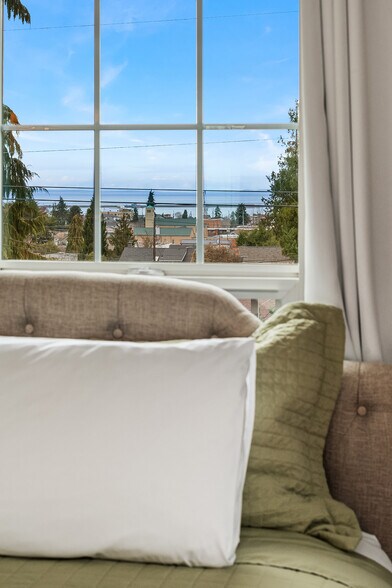 More Photos Of 131 E 12th St, Port Angeles Hotel For Sale