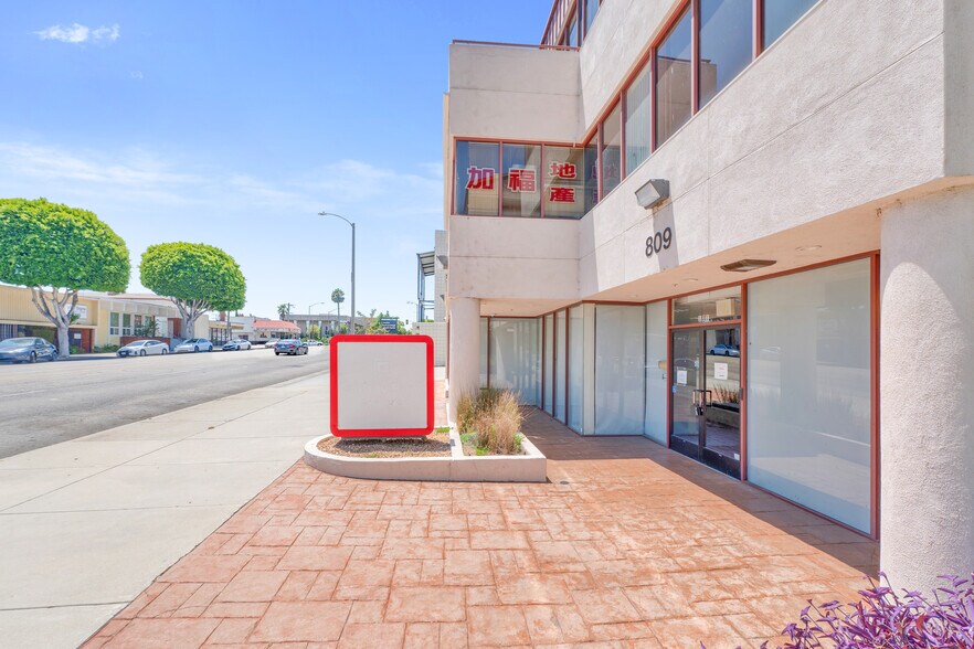 More Photos Of 809 S Atlantic Blvd, Monterey Park Office For Sale