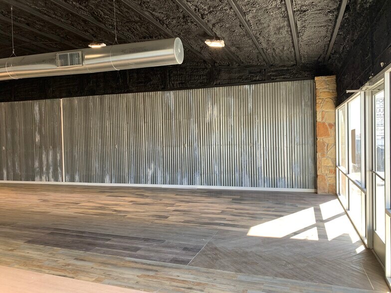 More Photos Of 3001 E Highway 199, Springtown Flex For Lease