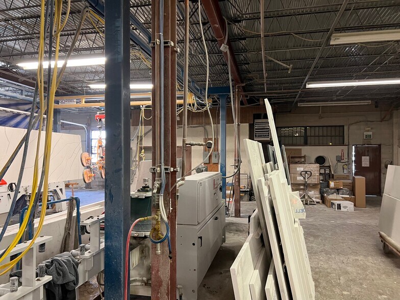 More Photos Of 3505 E 39th Ave, Denver Manufacturing For Lease