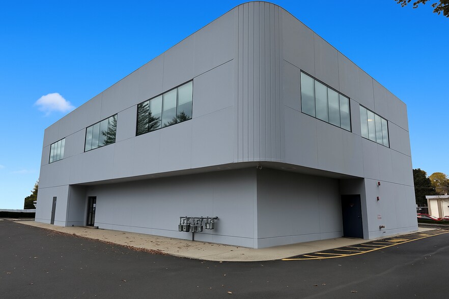 More Photos Of 434 Route 18, East Brunswick Office For Lease