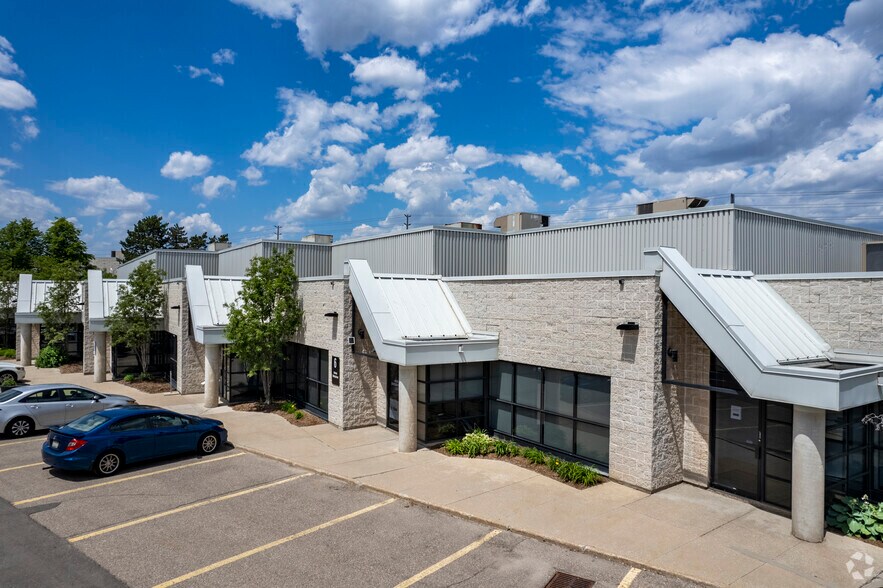More Photos Of 6685 Millcreek Dr, Mississauga Light Distribution For Lease