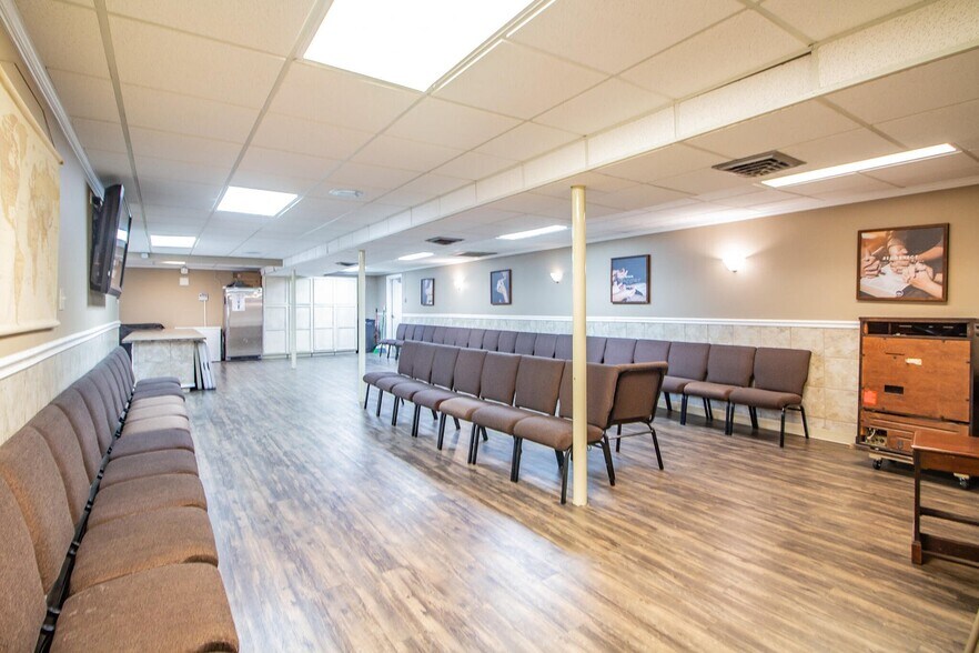 More Photos Of 1601 44th St, Lubbock Religious Facility For Sale