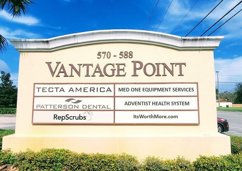 More Photos Of 588 Monroe Rd, Sanford Showroom For Lease