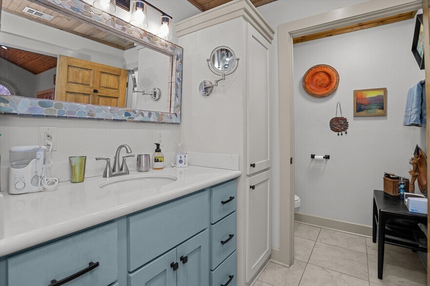 More Photos Of 310 N Mound St, Nacogdoches Flex For Sale