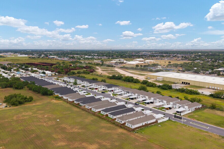 More Photos Of 416 E Acacia St, Alamo Multifamily For Sale