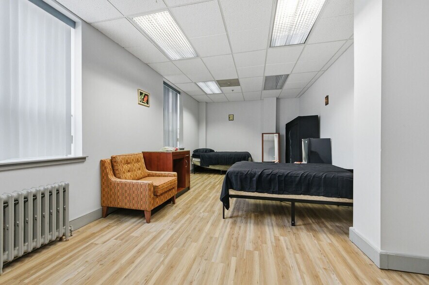 More Photos Of 910 Gilpin Ave, Wilmington Medical For Sale