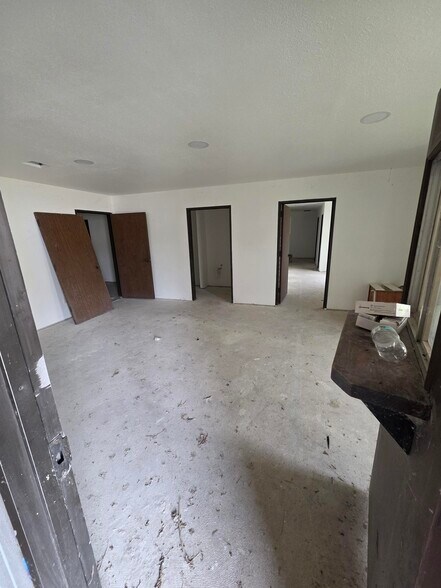 More Photos Of 6400 N Main St, Baytown Unknown For Lease