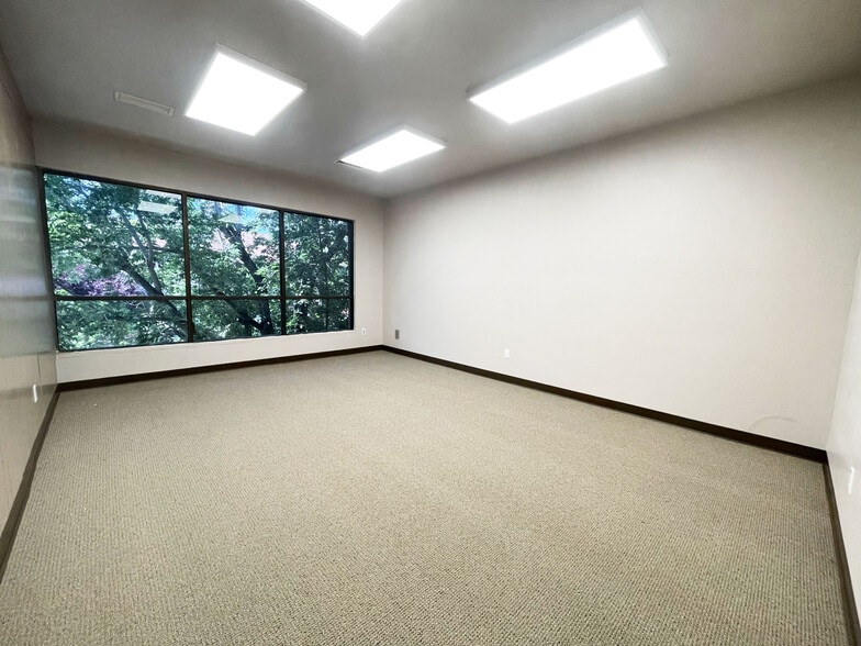 More Photos Of 1855 Sullivan Ln, Sparks Office Residential For Lease