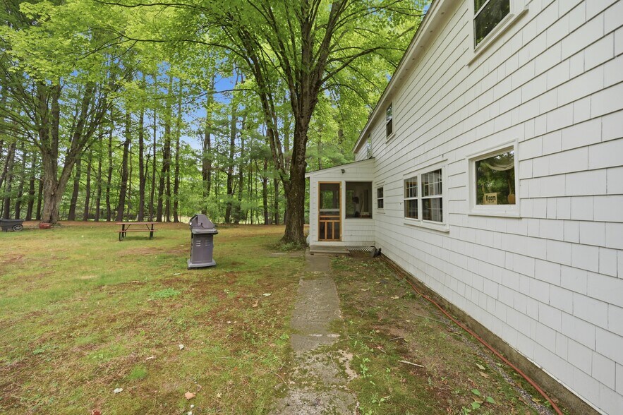 More Photos Of 65 Chester Rd, Raymond Flex For Sale