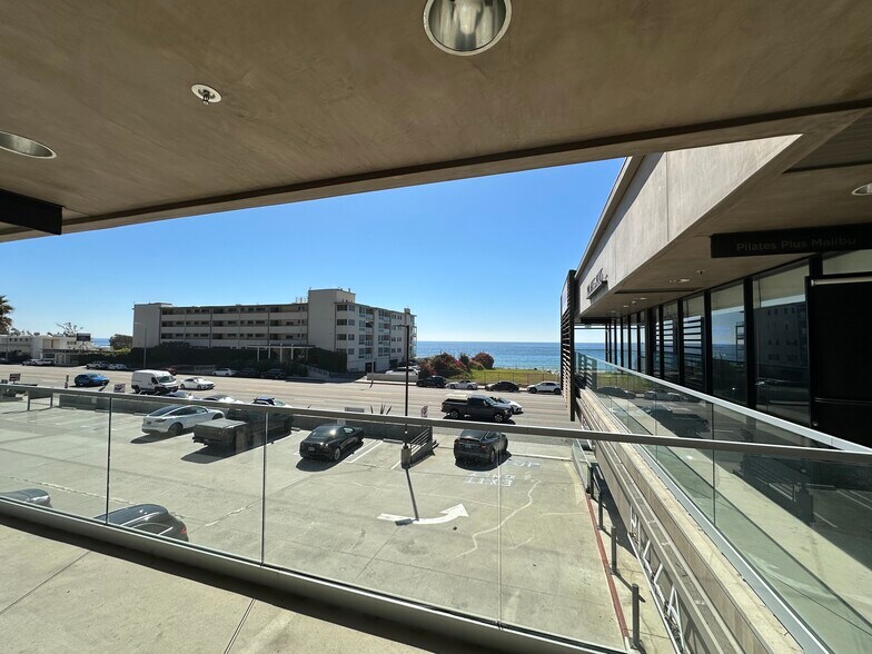 More Photos Of 22601 Pacific Coast Hwy, Malibu Storefront Retail Office For Lease