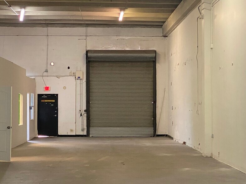More Photos Of 4093 N 28th Way, Hollywood Warehouse For Lease