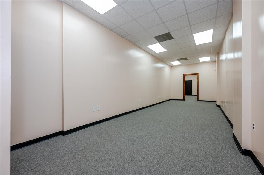 More Photos Of 2811 Zulette Ave, Bronx Office For Sale