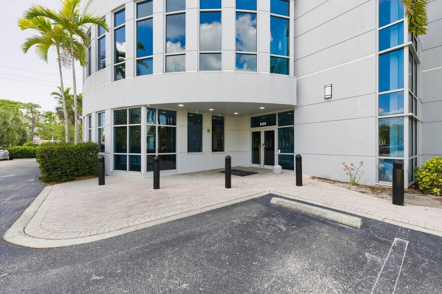 More Photos Of 9420 Bonita Beach Rd, Bonita Springs Office For Lease