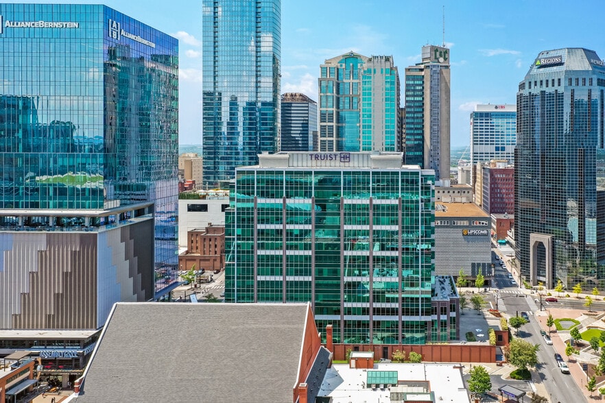 More Photos Of 401 Commerce St, Nashville Office For Sale