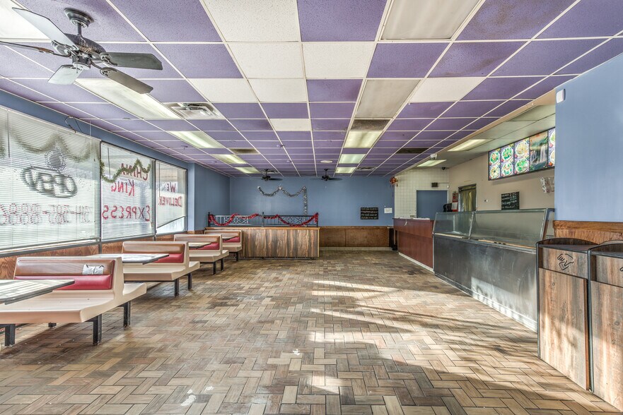 More Photos Of 6125 Natural Bridge Ave, Saint Louis Bar For Lease