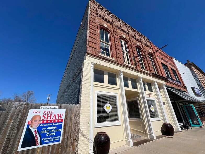 More Photos Of 119 E 5th St, Bonham Restaurant For Sale